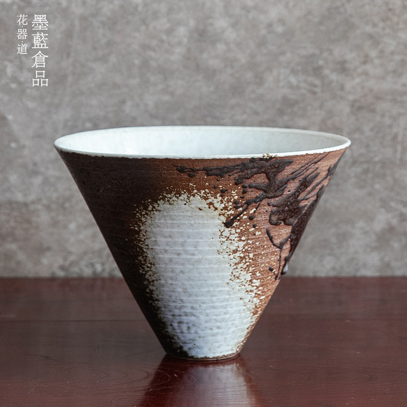 日本进口信乐烧池坊花器陶瓷禅意日式花道插花器皿桌面生花立花