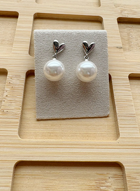 S925纯银耳针高级感银灰色珍珠爱心耳钉小巧耳环气质高级感耳饰