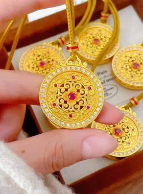 新中式 古法金镂空錾刻红点钻花丝如意圆盘吊坠项链罗盘毛衣链女
