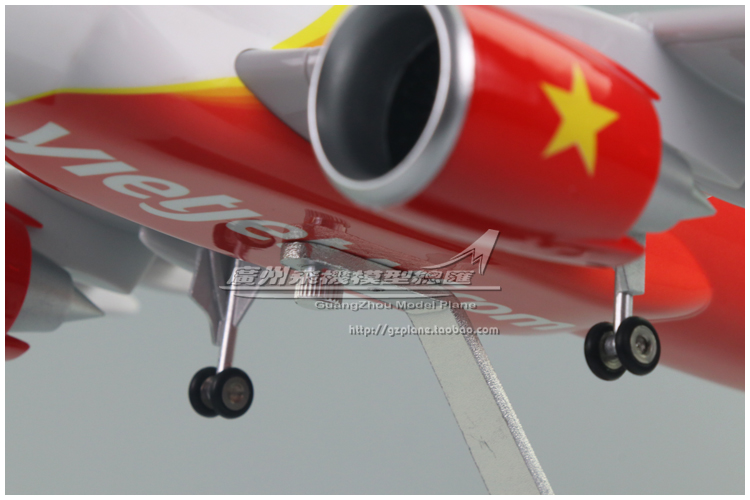 越南越捷航空A320感应LED起落架ABS树脂静态仿真47cm飞机模型1:80-图1