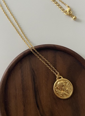 复古天使宝宝圆牌吊坠项链黄铜镀金保色磨砂金色钱币独特毛衣链