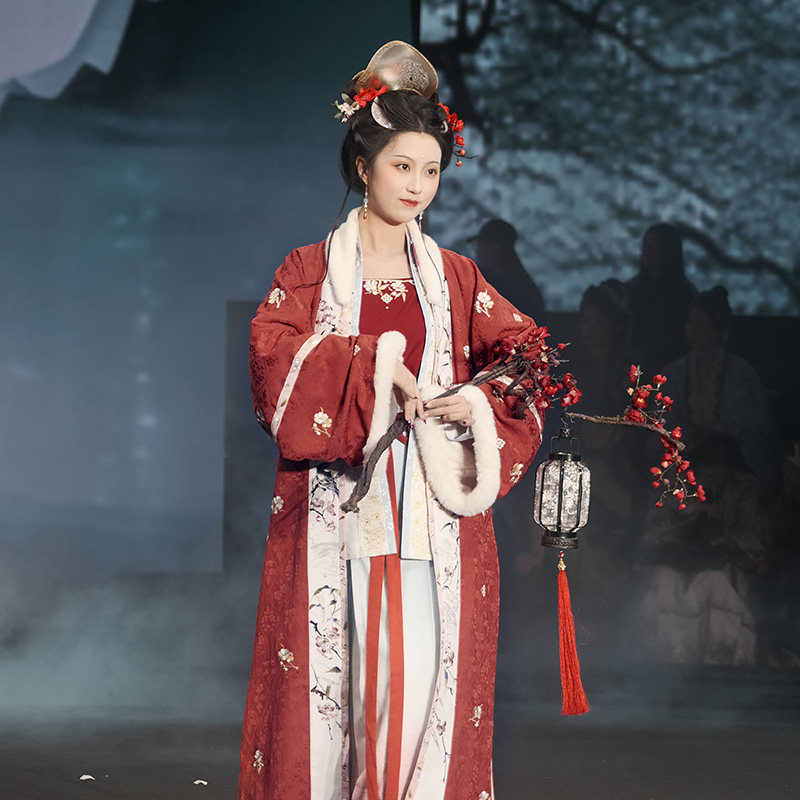 瞳莞原创汉服红梅煮雪2.0直领对襟长褙子秋冬保暖汉服百迭裙百搭,淘宝优惠券,粉丝福利购,淘宝优惠卷