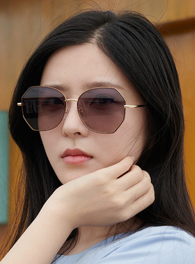 圆脸女士偏光大框时尚墨镜街拍