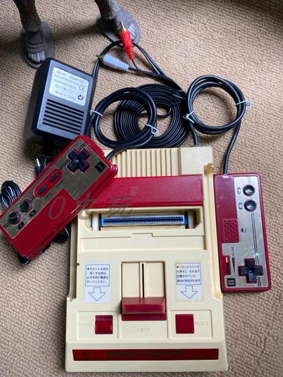 Nintendo FC original game console modified with AV output