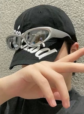 方形凹造型银色墨镜情侣潮男辣妹