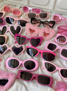 粉色太阳眼镜显脸小辣妹墨镜