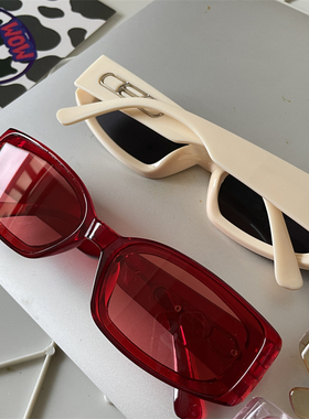 宽腿果冻色辣妹太阳眼镜