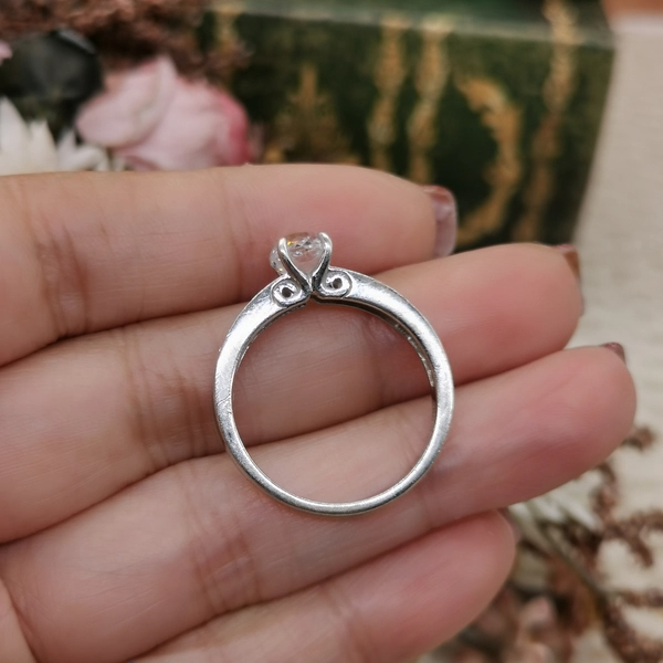 Vintage Middle Ages European Return 925 Silver Zircon Ring No. 22