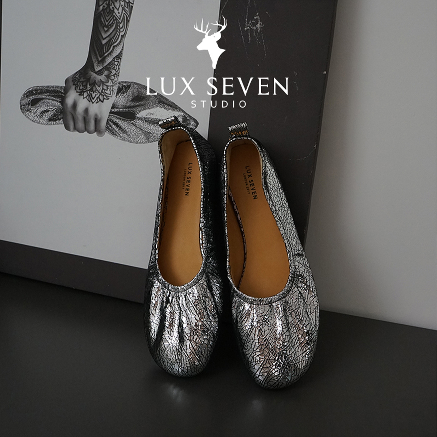 17号的下午| 波光粼粼炒软太空银色芭蕾鞋玛丽珍奶奶鞋平底单鞋女 - 图2