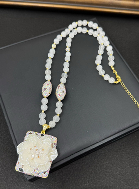 新款国风牡丹花镶嵌毛衣链手工编织百搭饰品小众轻奢项链厂家货源