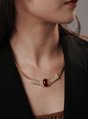 新款中古vintag红色项圈项链耳钉小众高级感轻奢锁骨链女秋冬打标