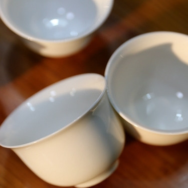 纳喜 雅青杯 高岭土80ml 钟形品茗杯 聚香素雅简洁白瓷杯温润釉色 - 图0