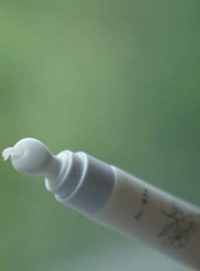 朵兰采薇润唇膏淡化唇纹软化柔润