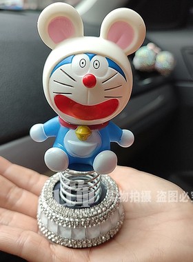 卡通小猫咪汽车桌面弹簧公仔摆件