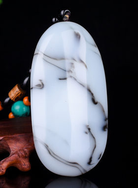 新疆和田玉籽料原石把玩件