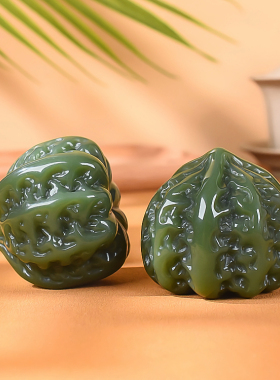 天然新疆和田玉核桃手把件