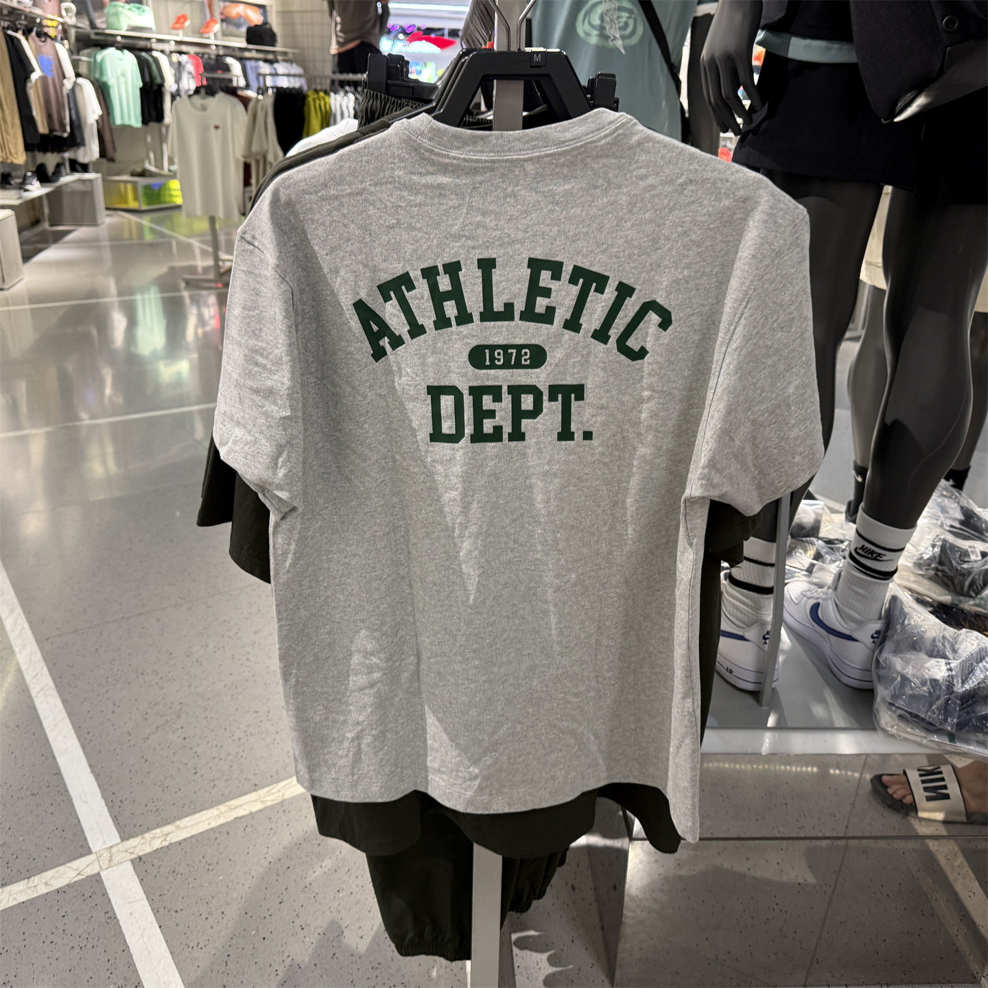 Nike 耐克男子高质感纯棉刺绣logo后背字母印花短袖 T恤 FN3698,淘宝优惠券,粉丝福利购,淘宝优惠卷