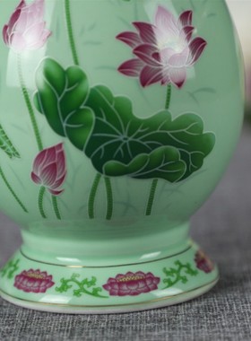 陶瓷供瓶绿釉莲花摆件花瓶