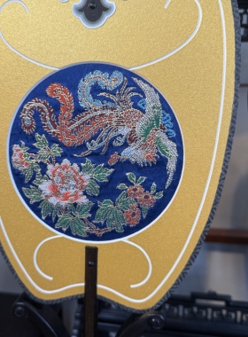 凤戏牡丹云锦团扇