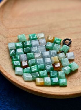 天然翡翠正品小饰品配件玉石散件多彩万字方糖编织材料玉石配件