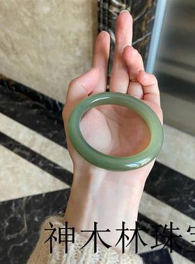 新疆和田玉色手镯女款晴水圆条湖水绿玉镯子美人条冰种玉髓手饰品