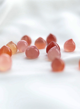 天然玛瑙小仙桃项链进口14k包金