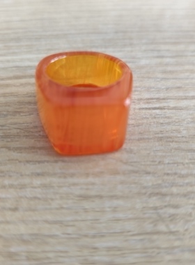 中东蜜蜡藕荷粉丝蜡方戒