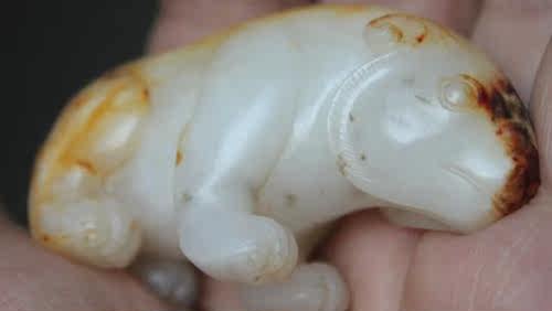 俄罗斯玉羊脂白玉黄沁玉熊  GGY0001 - 图1