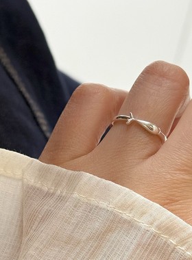 925纯银极简小鱼造型戒指女