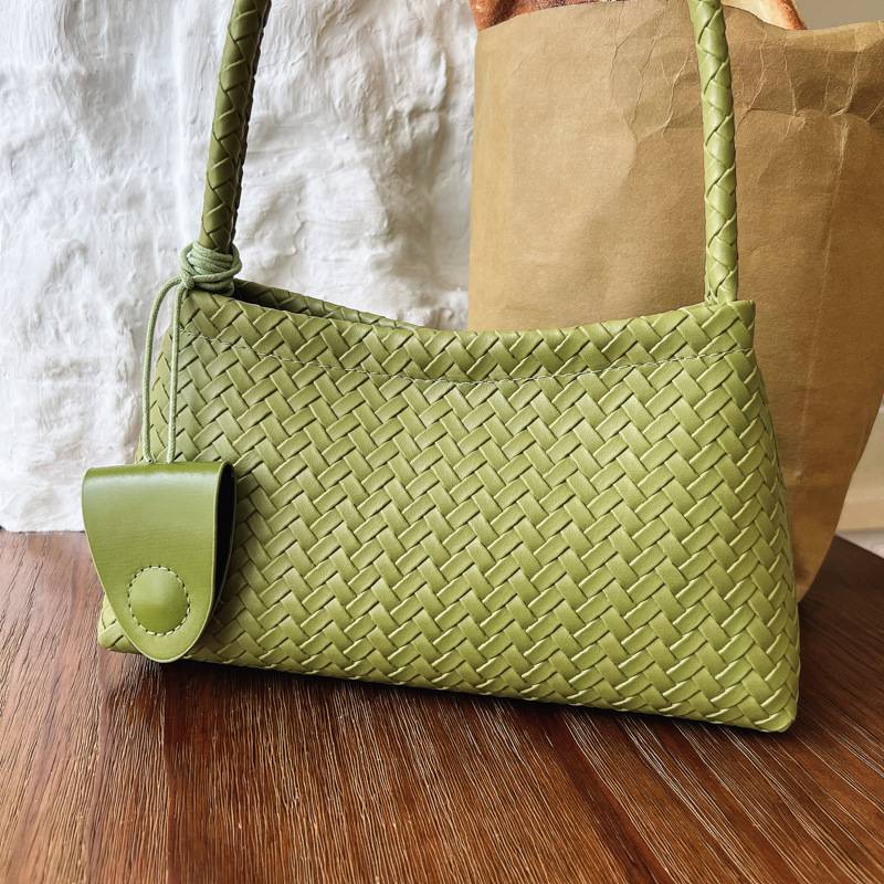 Woven bags for women 2026 new style commuting versatile single shoulder armpit bag going out small bag woven bag summer lazy