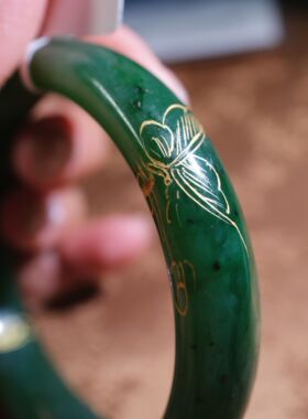 【一物一图】超捡漏！新疆和田玉碧玉手镯～内径60.8mm 有证书