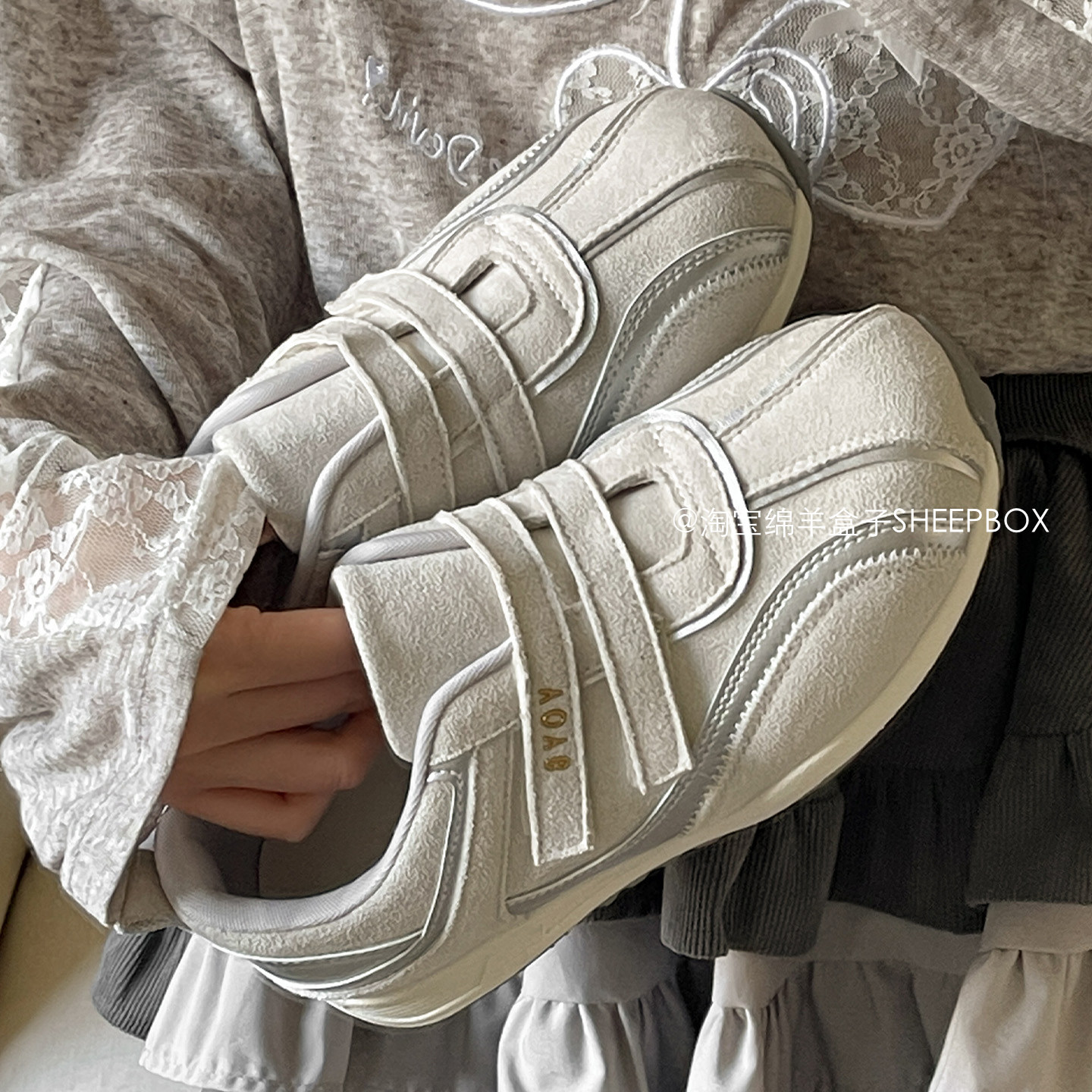 绵羊盒子厚底魔术贴板鞋女款2026新款休闲鞋小白鞋配阔腿裤的鞋子,淘宝优惠券,粉丝福利购,淘宝优惠卷