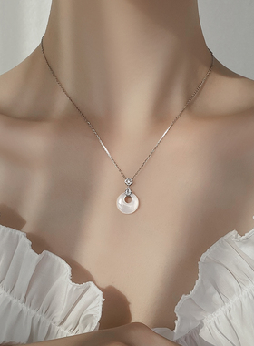 银奥925纯银白玉髓平安扣项链