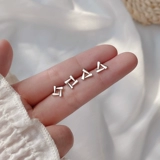 Геометричные летние небольшие дизайнерские серьги, серебро 925 пробы, коллекция 2022, яркий броский стиль, изысканный стиль