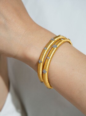 轻奢高级感宫廷风四芒星拉丝手镯奢华质感闪钻重工布家925银手镯