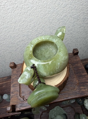 岫玉花玉把把壶手玩件小茶壶酒壶把玩件有内纹微瑕小包容实物如图