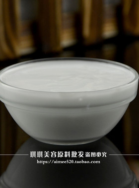 积雪草注颜修护乳液亮白保湿控油