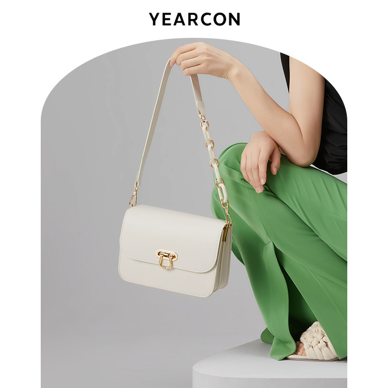 意尔康小方包女百搭2022新款斜挎包 意尔康箱包小方包