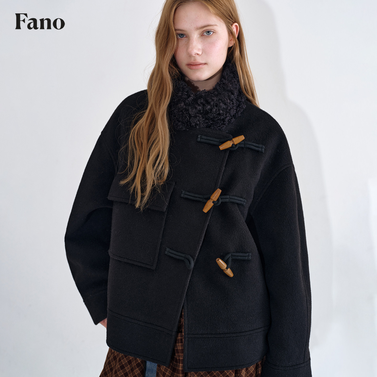 范洛Fano 温暖设计感毛毛领拼接撞色木质扣羊毛混纺面料呢外套女,淘宝优惠券,粉丝福利购,淘宝优惠卷