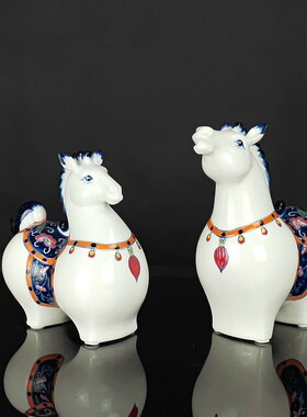 创意家居装饰小摆件客厅酒柜书桌个性现代简约陶瓷青花小马一对装