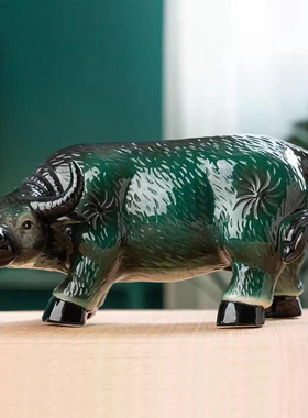 景德镇陶瓷艺术风招财雕塑摆件