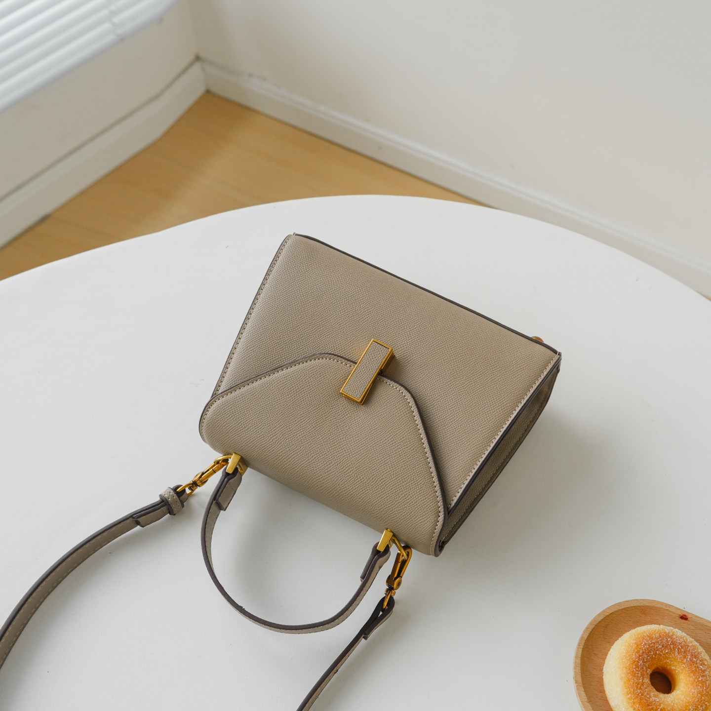 小众设计包包女2025新款高级感凯莉包简约气质手提单肩斜挎小方包,淘宝优惠券,粉丝福利购,淘宝优惠卷