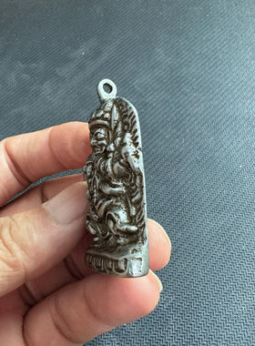 复古天铁佛牌财神大黑天吊坠实心做旧藏传六臂玛哈嘎啦牌腰挂件