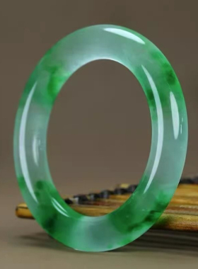 独龙玉高冰冰透飘花胖圆镯子翡翠色手镯冰种阳绿飘花女玉镯子玉石