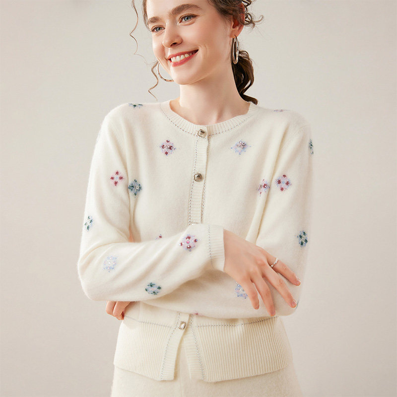 秋冬圆领山羊绒开衫女小香风拼色钉珠毛衣宽松镶钻外套羊毛衫上衣,淘宝优惠券,粉丝福利购,淘宝优惠卷