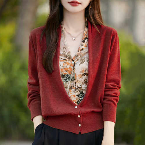 春秋V领精纺羊毛开衫女假两件水墨画拼色桑蚕丝外套宽松百搭上衣 - 图0