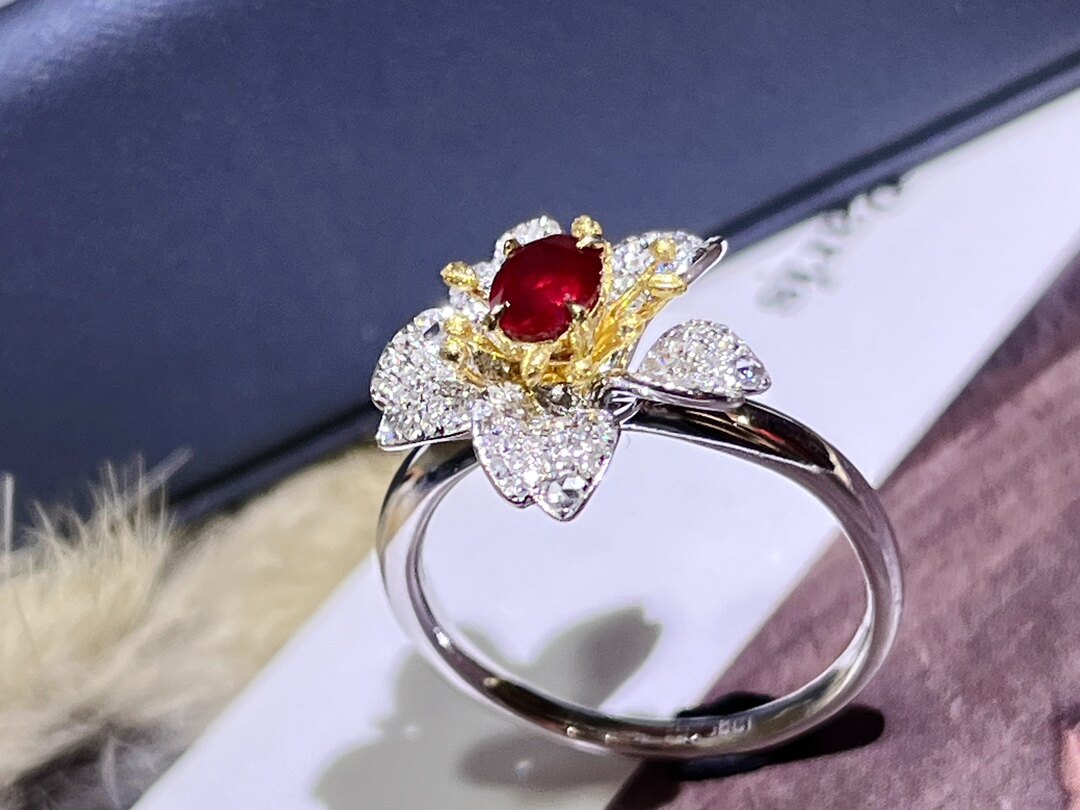 Main stone 0.58ct 18K gold natural unburned ruby ring with diamond 0.37ct total weight 3.7g 14.5 yards