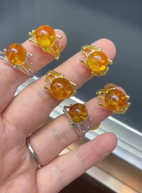 s925 银镶嵌天然虫珀戒指，血珀耳钉