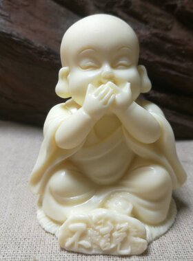 象牙果小和尚手把件卡通摆件家居办公桌面摆设可爱治愈精致装饰品
