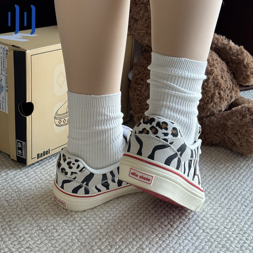 顽刻ollieskate马年生肖款学生校园风W系列低帮男女国潮滑板鞋 - 图3